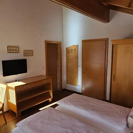 Adrian Bed and breakfast 3*